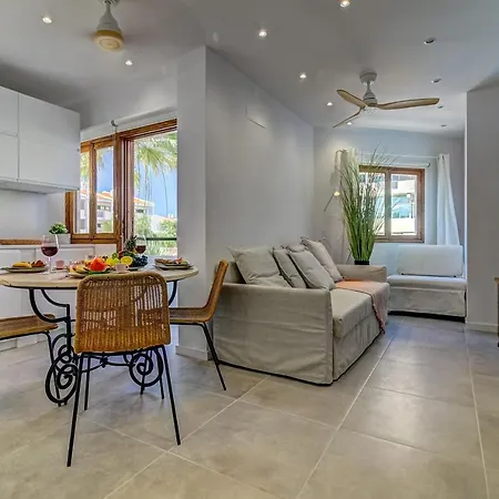 Light Nest Seaside קיאו סלבאחה